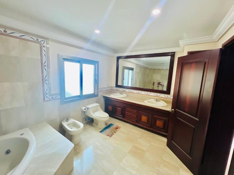 Beach Front Penthouse In Exclusive Tower Санто-Доминго Экстерьер фото